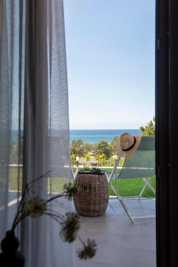 Heraclea Luxury Suites Nea Iraklia Exterior foto