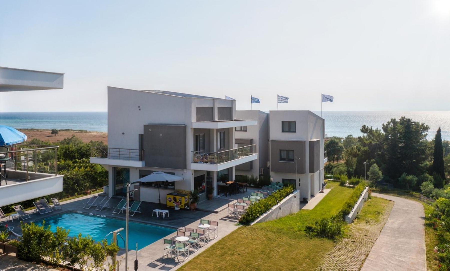 Heraclea Luxury Suites Nea Iraklia Exterior foto